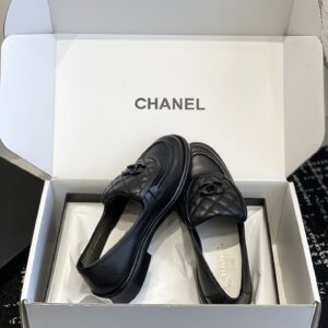 Chanel - Mocassins - Noir matelassé logo CC