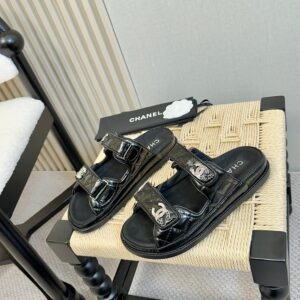 Chanel - Sandales plates - Noir logo CC