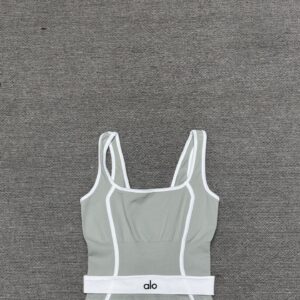 Alo - Combinaison sport short ceinture contrastée - Vert sauge