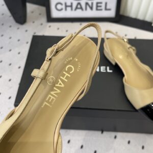 Chanel - Escarpins slingback - Beige et noir